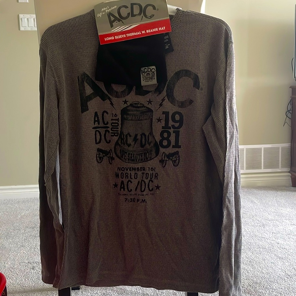 AC/DC Men’s , long sleeve, dark grey , size large, with matching black beanie